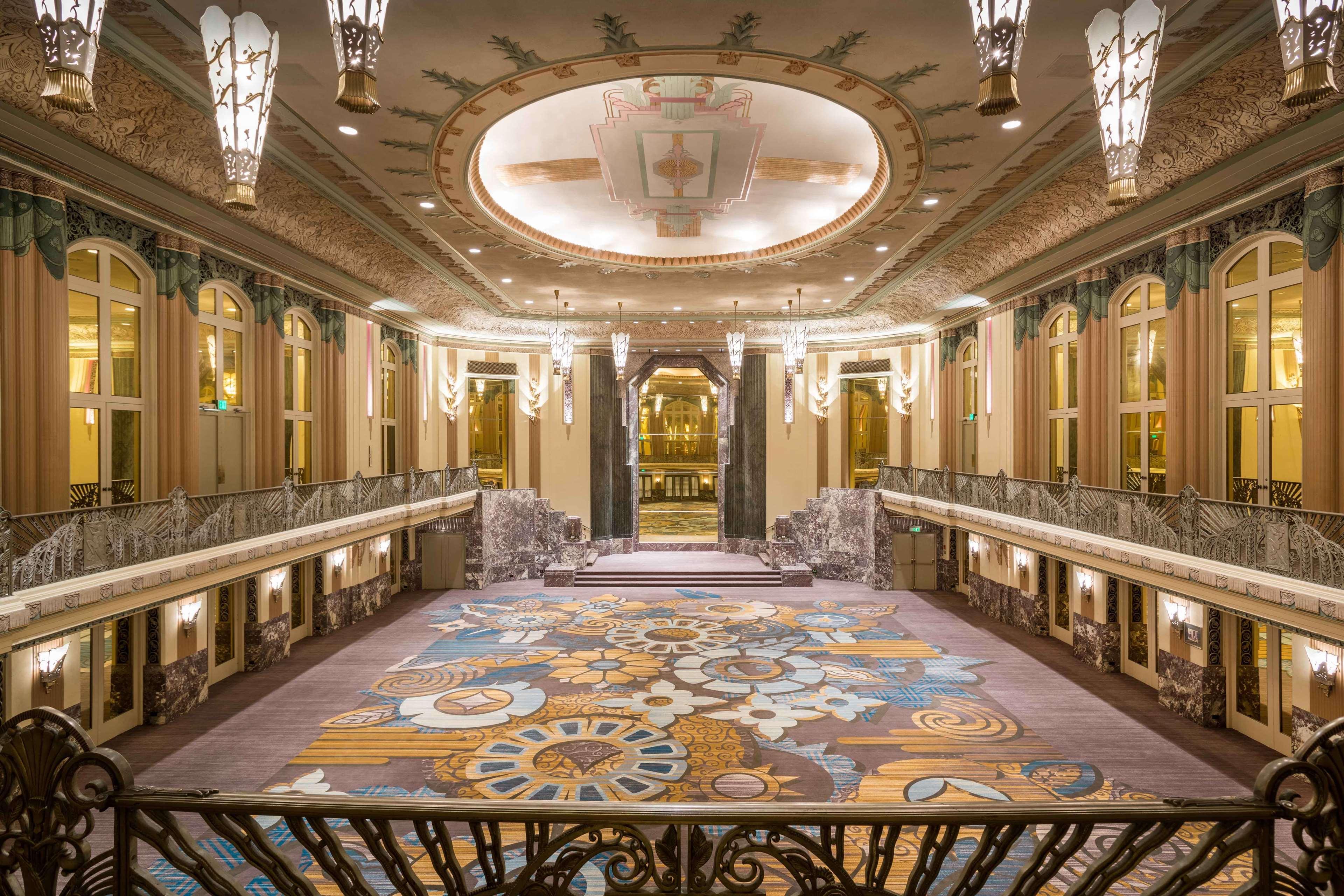 Hilton Cincinnati Netherland Plaza Esterno foto